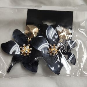 New York & Company Black and Gold Floral Earrings
